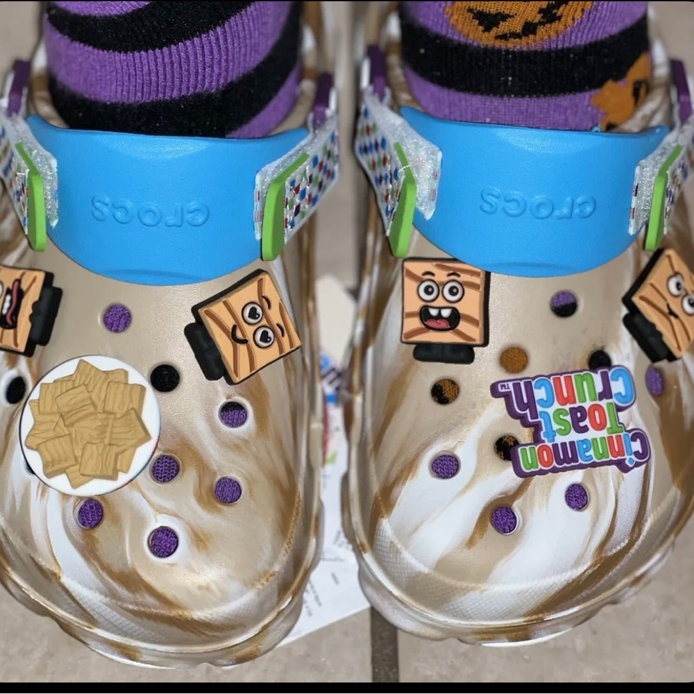Crocs Cereal Cinnamon Toast Crunch Clogs!Womens 6/Men… Gem